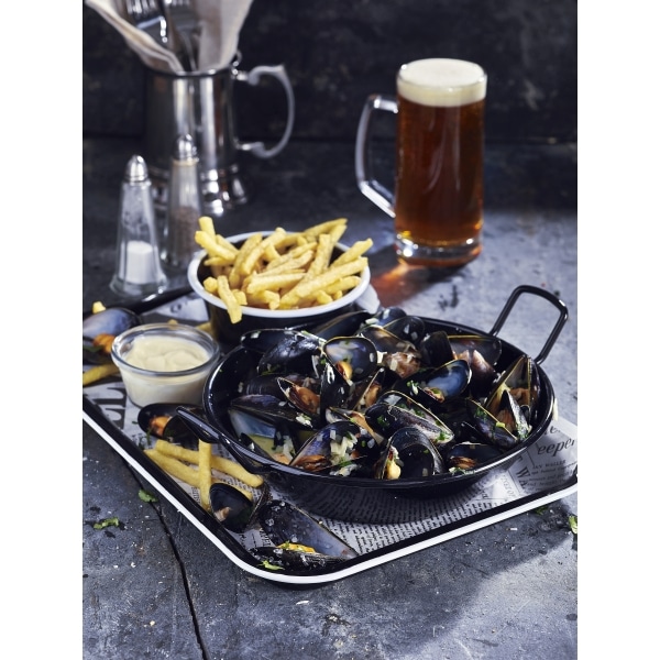 Enamel Deep Pie Dish Black with White Rim 12cm - Image 3